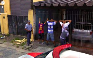 kriminalci in policija google street view 2013