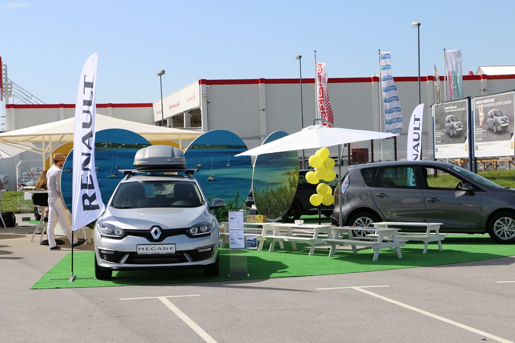 Renault Rendez-Vous prinaša prek trojnega francoskega zmenka na slovenski avtomobilski trg osvežujoče drugačen način predstavljanja vozil
