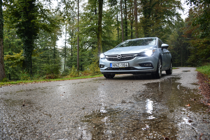 Opel Astra Sports Tourer test